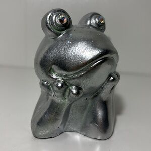 Silver tone Frog Figurine ceramic metallic glamorous home decor garden fairy